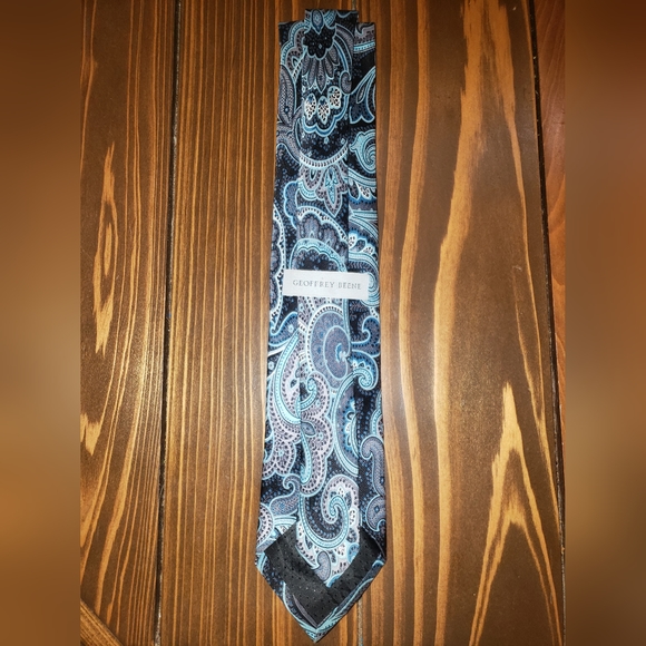 Geoffrey Beene Necktie, Blues and blacks - Picture 2 of 12